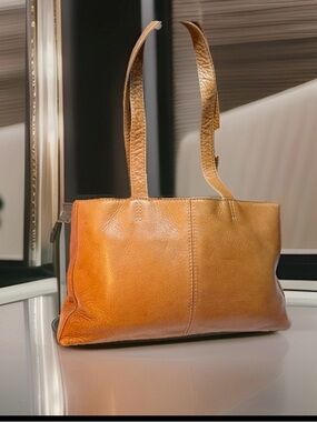Hobo Itnl Leather Tote Bag in Tan - Classic Shoulder Bag genuine leather Vtg